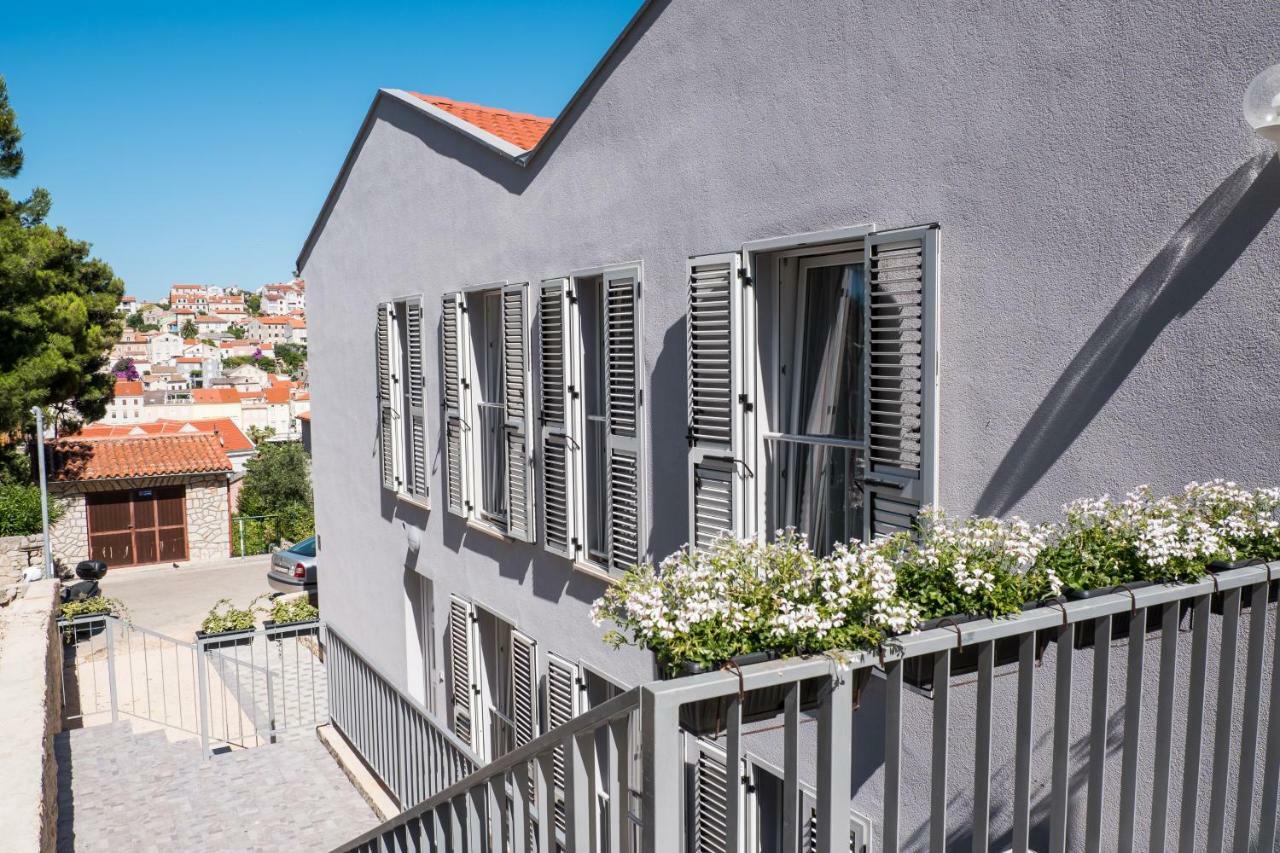 Apartmani Beatrice Mali Losinj Ngoại thất bức ảnh