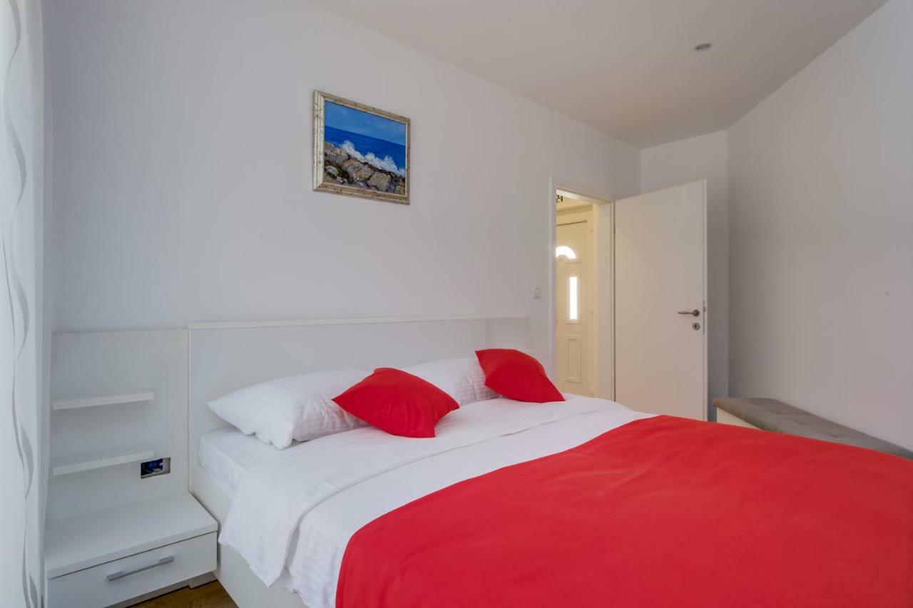 Apartmani Beatrice Mali Losinj Ngoại thất bức ảnh