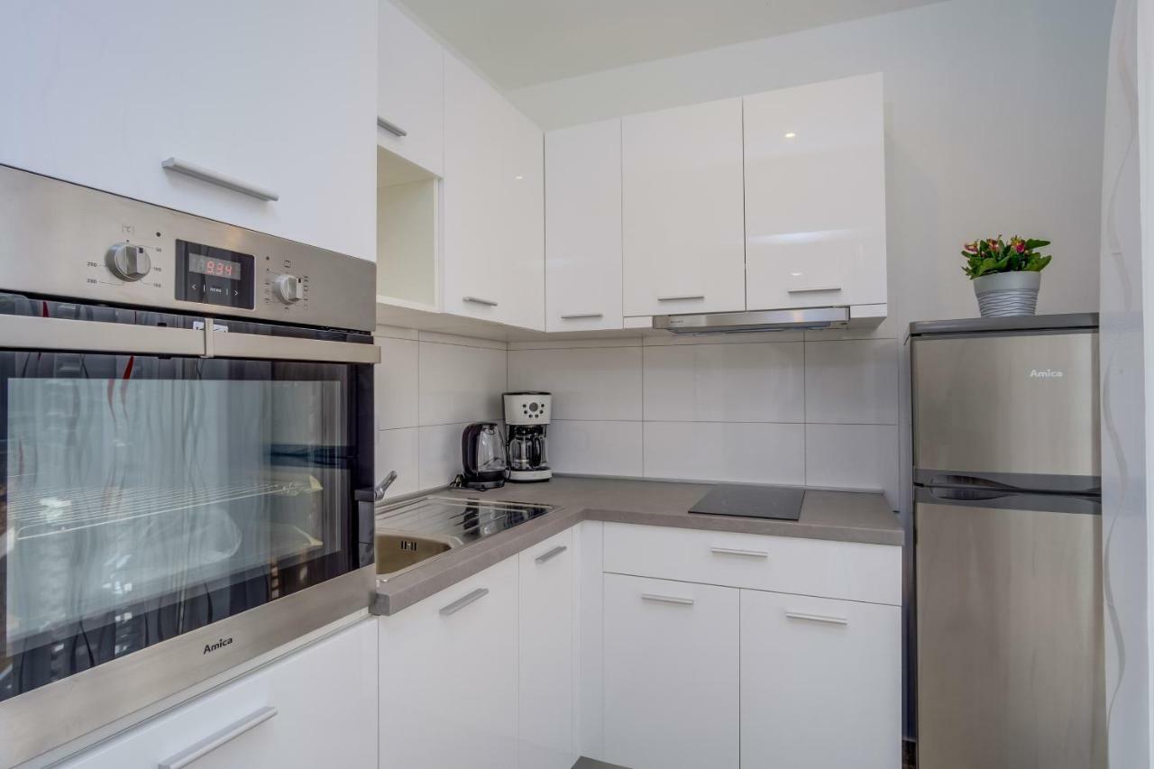 Apartmani Beatrice Mali Losinj Ngoại thất bức ảnh