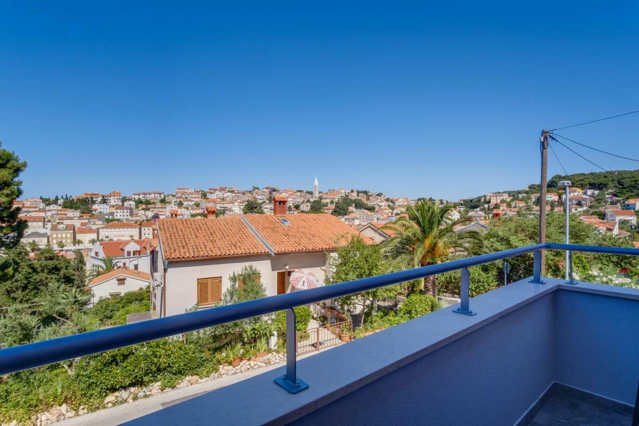 Apartmani Beatrice Mali Losinj Ngoại thất bức ảnh