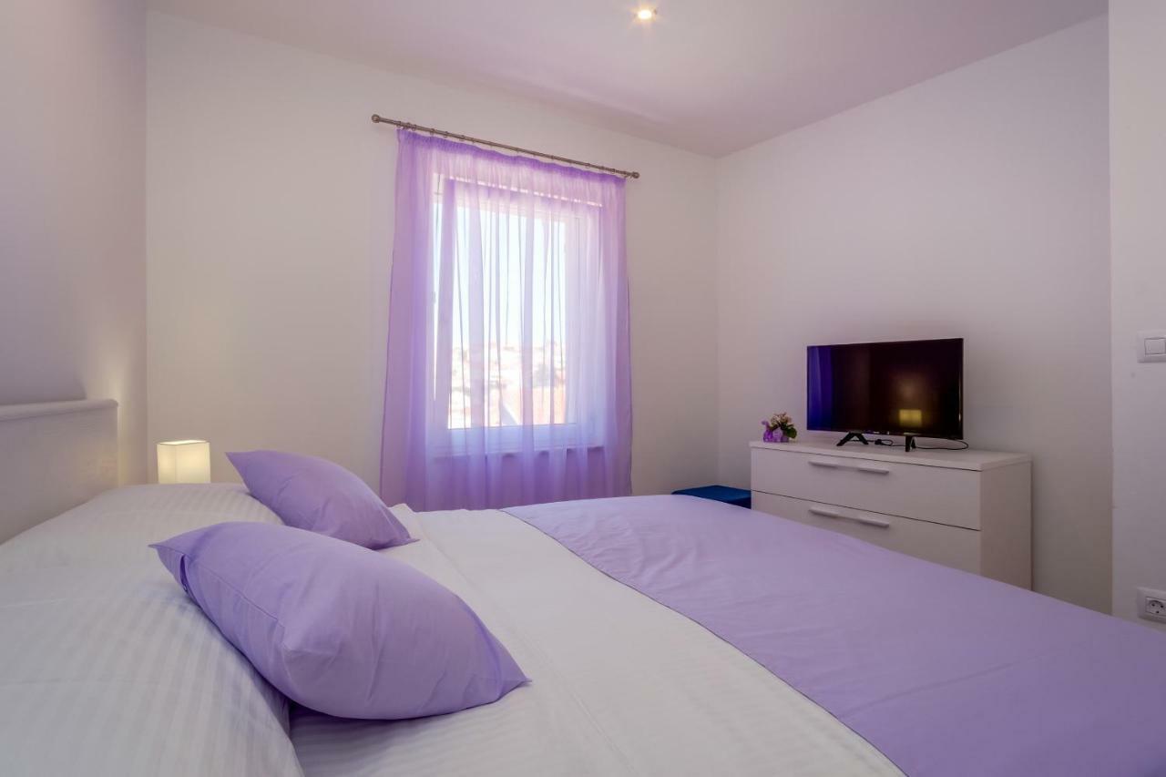Apartmani Beatrice Mali Losinj Ngoại thất bức ảnh