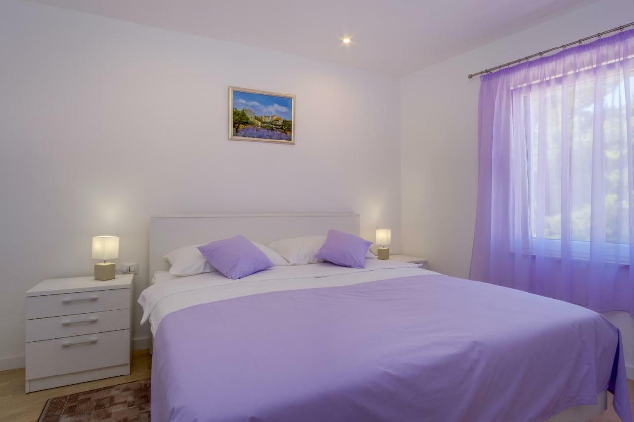 Apartmani Beatrice Mali Losinj Ngoại thất bức ảnh